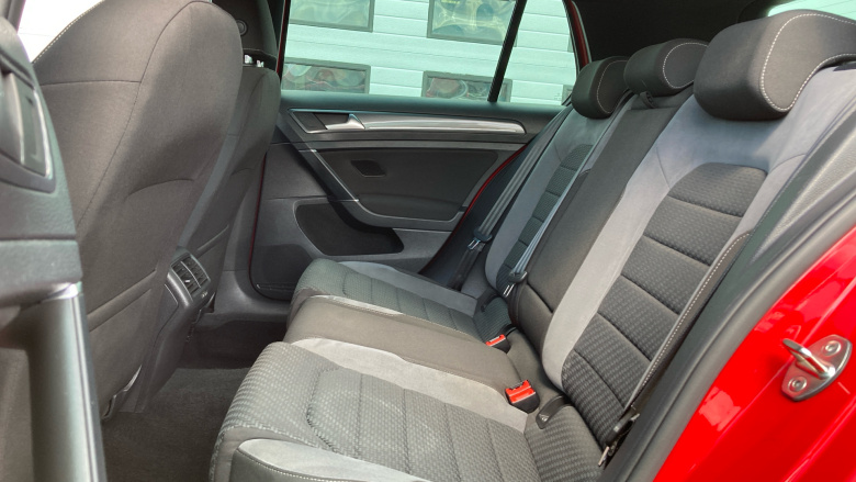 Volkswagen Golf 2.0 TDI R-Line 5dr DSG Diesel Hatchback
